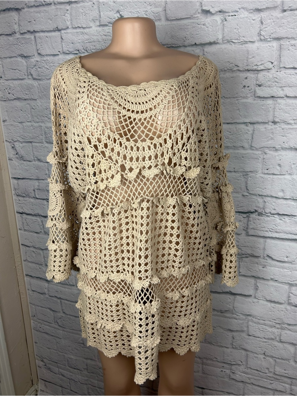 Sweet Magnolia Crochet Lace Tunic Top Beige Boho Bell Sleeve Women’s L